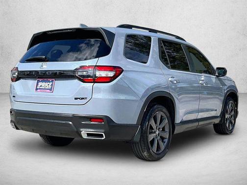 Sonic Gray Pearl 2025 Honda Pilot Sport