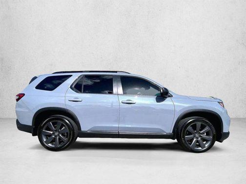 Sonic Gray Pearl 2025 Honda Pilot Sport