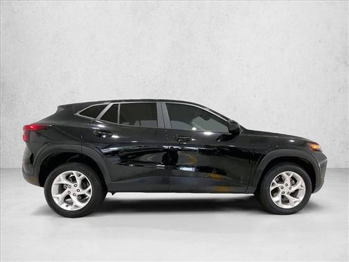 Mosaic Black Metallic 2024 Chevrolet Trax LS