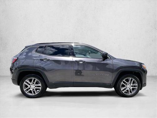 Granite Crystal Metallic Clearcoat 2020 Jeep Compass Latitude