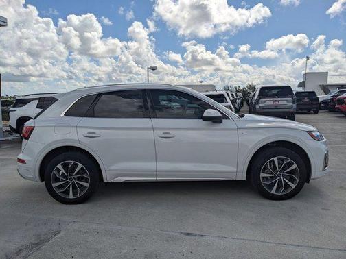 2022 Audi Q5 45 S line Premium