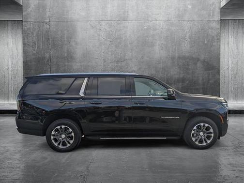 2025 Chevrolet Suburban LT