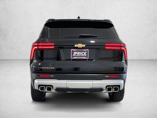 Mosaic Black Metallic 2025 Chevrolet Traverse LT