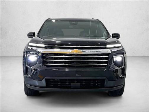 Mosaic Black Metallic 2025 Chevrolet Traverse LT