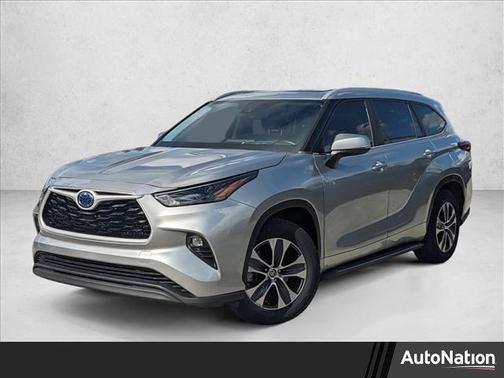 2023 Toyota Highlander Hybrid XLE