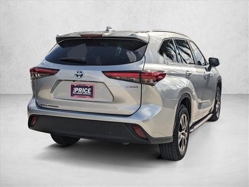 2023 Toyota Highlander Hybrid XLE
