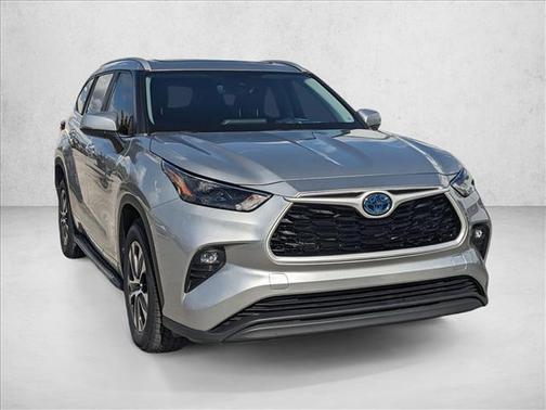 2023 Toyota Highlander Hybrid XLE
