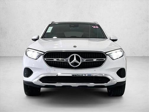 MANUFAKTUR Moonlight White Metallic 2025 Mercedes-Benz GLC 300 Base