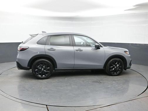 Urban Gray Pearl 2024 Honda HR-V AWD Sport