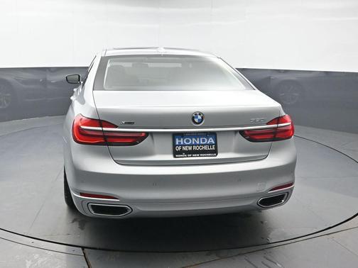 2016 BMW 750 i xDrive