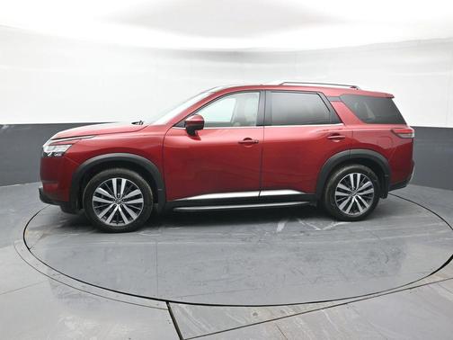 2022 Nissan Pathfinder Platinum 4WD