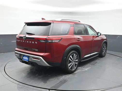 2022 Nissan Pathfinder Platinum 4WD