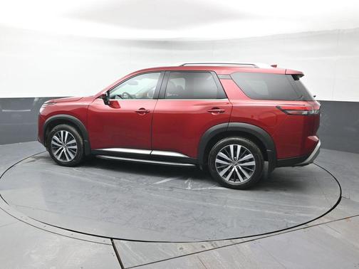2022 Nissan Pathfinder Platinum 4WD