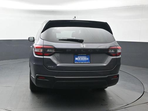 2023 Honda Pilot AWD LX