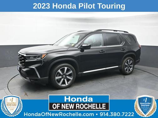 Crystal Black Pearl 2023 Honda Pilot Touring 8-Passenger