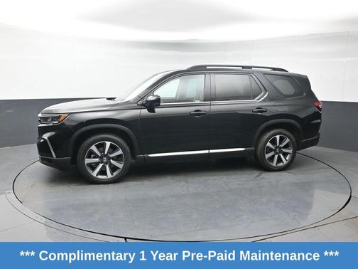 Crystal Black Pearl 2023 Honda Pilot Touring 8-Passenger