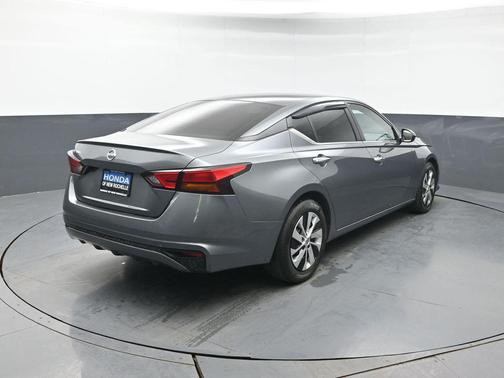 Gun Metallic 2022 Nissan Altima S FWD