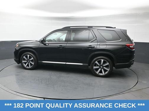 Crystal Black Pearl 2024 Honda Pilot Elite