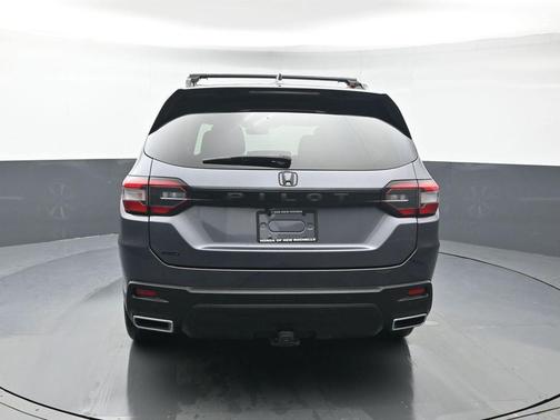 2023 Honda Pilot Touring 8-Passenger