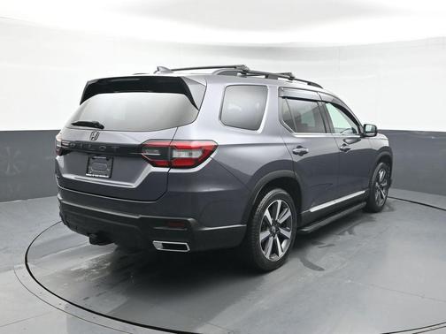 2023 Honda Pilot Touring 8-Passenger