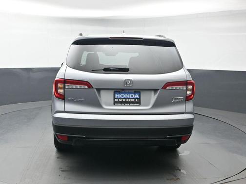 Lunar Silver Metallic 2022 Honda Pilot AWD Special Edition
