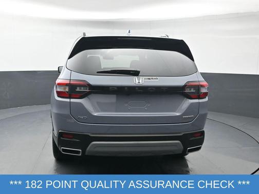 2025 Honda Pilot Touring 8-Passenger