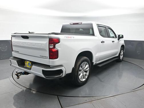 Summit White 2023 Chevrolet Silverado 1500 Custom
