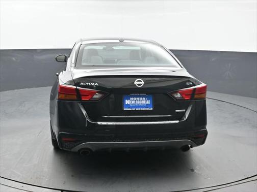 2022 Nissan Altima SR VC-Turbo FWD