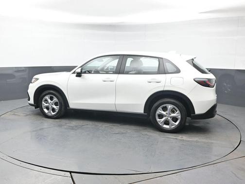 Platinum White Pearl 2023 Honda HR-V LX