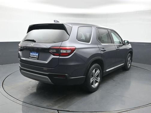 2023 Honda Pilot AWD EX-L 8 Passenger