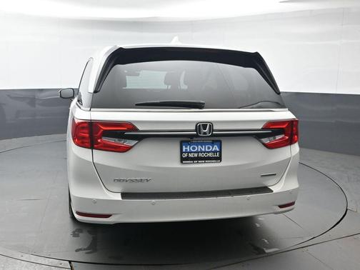 Platinum White Pearl 2023 Honda Odyssey Touring