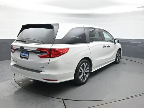 Platinum White Pearl 2023 Honda Odyssey Touring