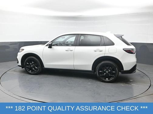 Platinum White Pearl 2024 Honda HR-V AWD Sport
