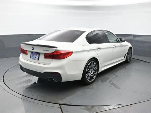 Alpine White 2018 BMW 540 i xDrive