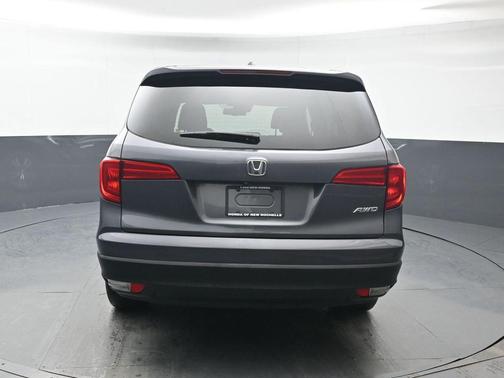 Modern Steel Metallic 2017 Honda Pilot EX-L