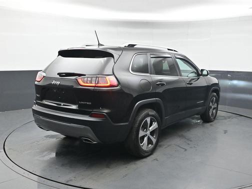 Diamond Black Crystal Pearlcoat 2019 Jeep Cherokee Limited