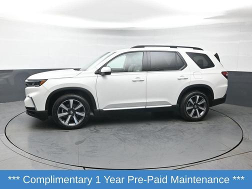 Platinum White Pearl 2023 Honda Pilot Touring 8-Passenger