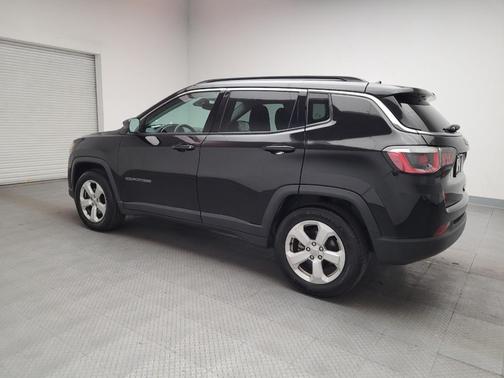Diamond Black Crystal Pearlcoat 2018 Jeep Compass Latitude