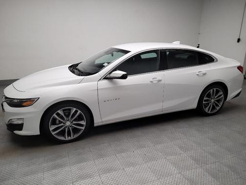 Summit White 2023 Chevrolet Malibu FWD 1LT