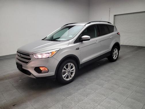 Ingot Silver Metallic 2018 Ford Escape SE