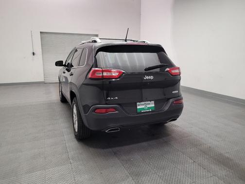 Brilliant Black Crystal Pearlcoat 2015 Jeep Cherokee Latitude