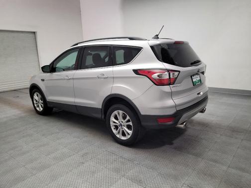 Ingot Silver Metallic 2018 Ford Escape SE