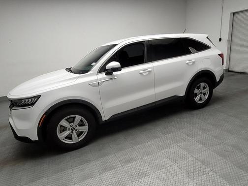 Glacial White Pearl 2021 Kia Sorento LX