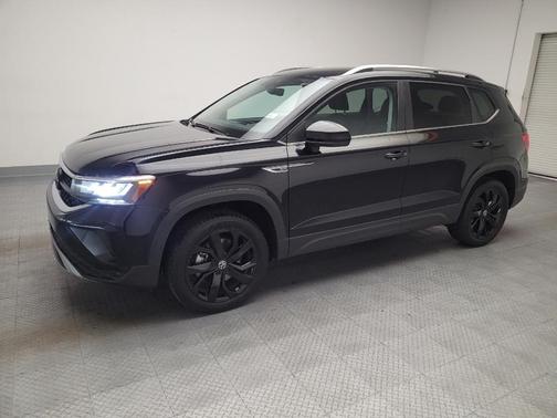 Deep Black Pearl 2023 Volkswagen Taos 1.5T SE
