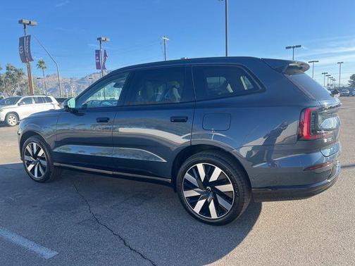 2025 Volvo EX90 Twin Motor Plus