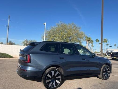 2025 Volvo EX90 Twin Motor Plus