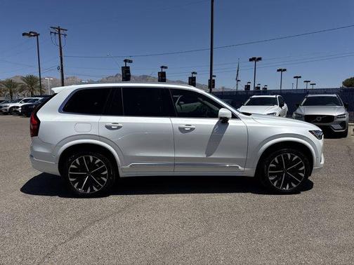 2025 Volvo XC90 B6 Plus 6-Seater