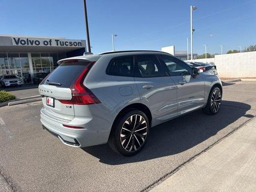 2026 Volvo XC60 B5 Ultra