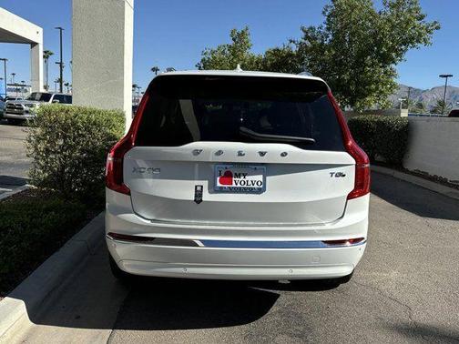 2025 Volvo XC90 Plug-In Hybrid T8 Plus 7-Seater