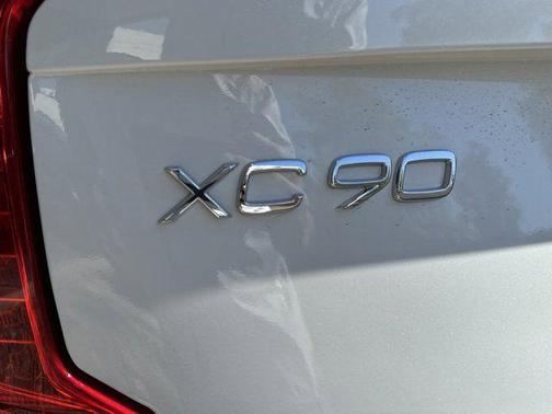 2025 Volvo XC90 Plug-In Hybrid T8 Plus 7-Seater